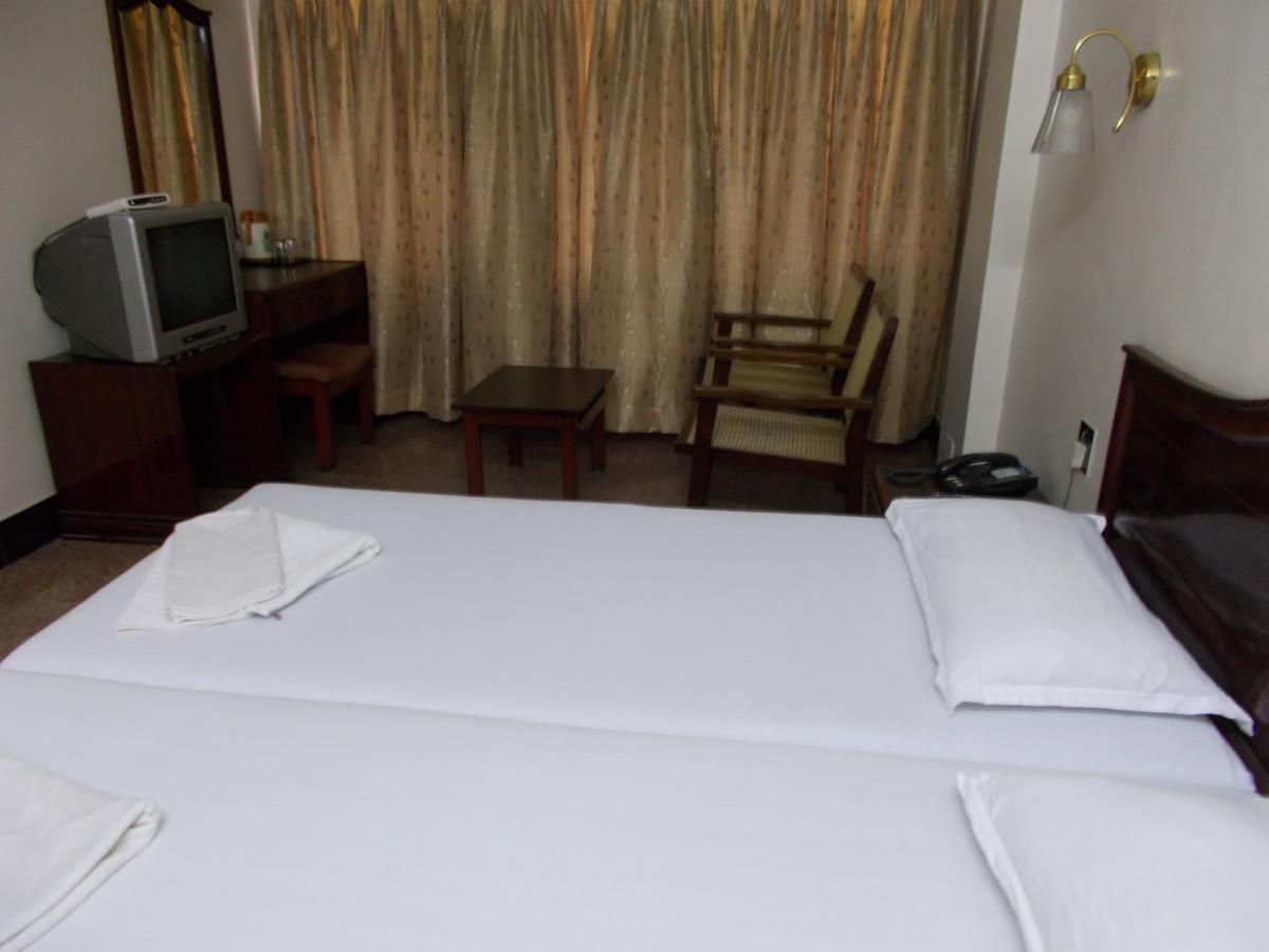 Biju'S Tourist Home Kochi Exterior photo